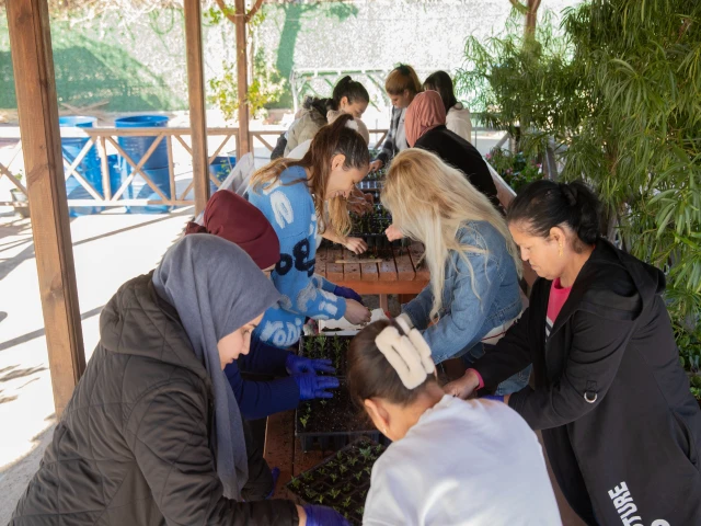 Seyhan Belediyesinin “Desteklemekten Güçlendirmeye” Projesinde Yeni Adım: Mesleki Eğitim Kursları