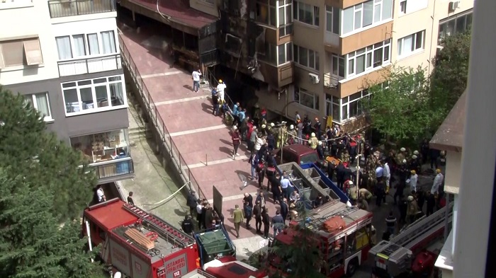 İstanbul Valiliği’nden gece kulübündeki yangına ilişkin açıklama: “Hayatını kaybedenlerin sayısı 8, 7'si ağır 9 kişi yaralı"