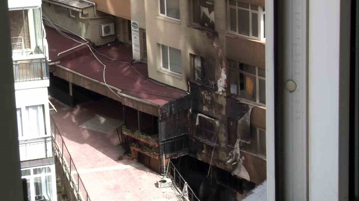 İstanbul Valiliği’nden gece kulübündeki yangına ilişkin açıklama: “Hayatını kaybedenlerin sayısı 10, 7’si ağır 13 kişi yaralı"