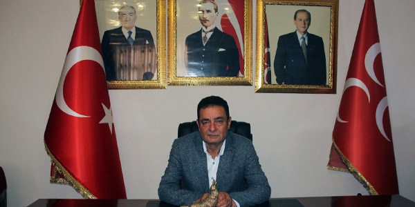 Mersin'de MHP afişlerine saldırı