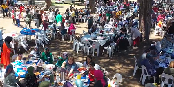Erdemli Belediyesi’nden kadınlara piknik etkinliği