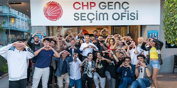 Başkan Seçer’den CHP genç seçim ofisi'ni ziyaret