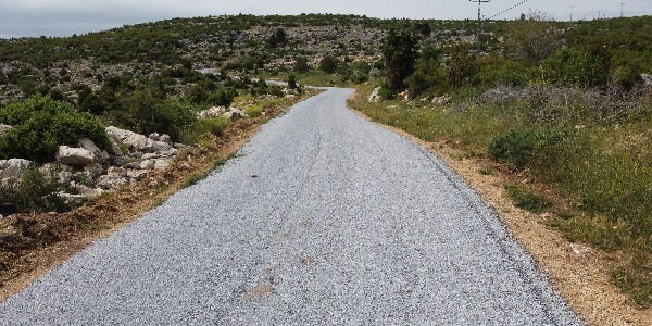 Tarsus’ta köy yollarının mesafesi kısalıyor