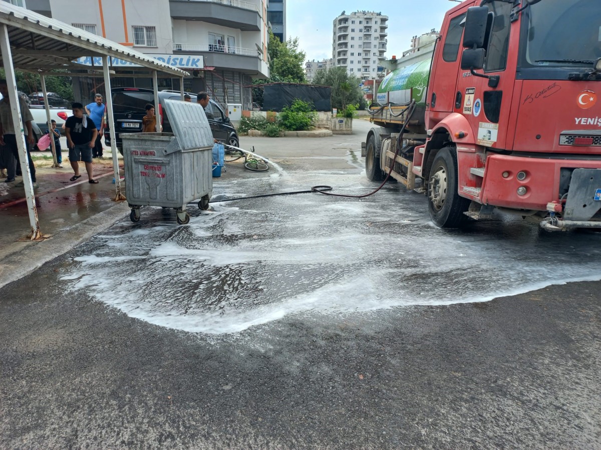 YENİŞEHİR'DE SOKAKLAR TEK TEK TEMİZLENİYOR