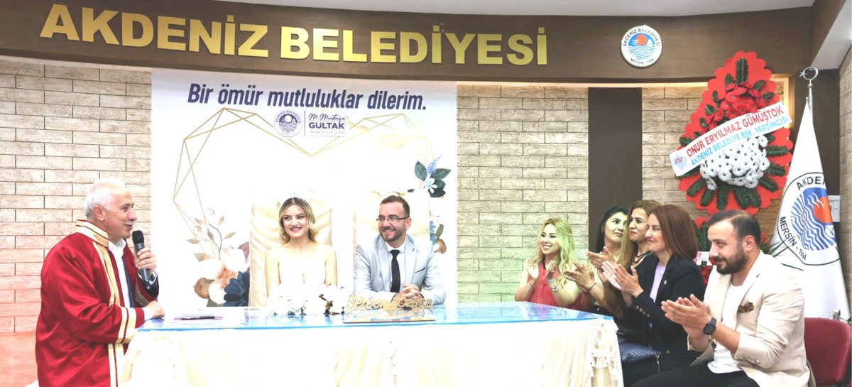 AKDENİZ'DE 4,5 YILDA 9 BİNİ AŞKIN ÇİFTİN RESMİ NİKAHI KIYILDI