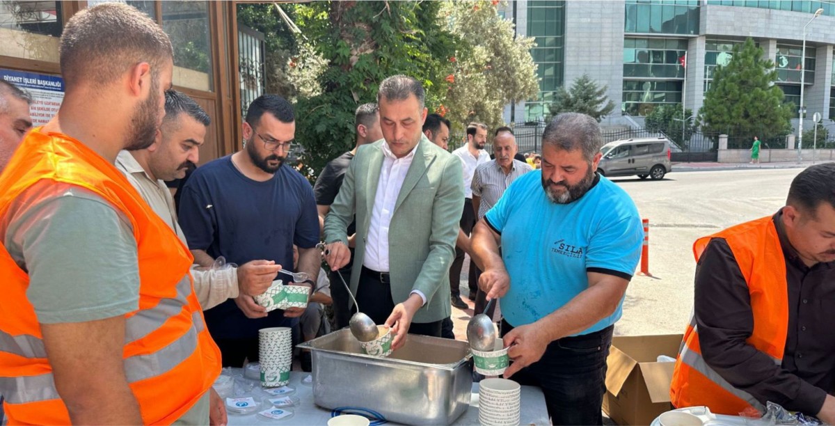 ÜLKÜ OCAKLARI'NDAN AŞURE İKRAMI