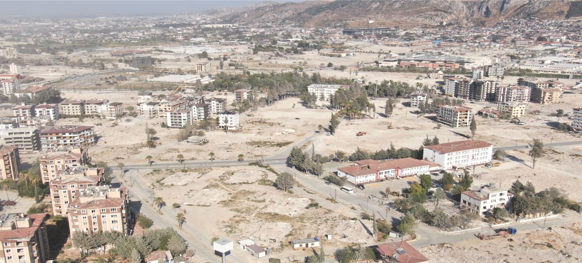 ENKAZIN YÜZDE 72’SİNİN KALDIRILDIĞI HATAY’DA, VATANDAŞ YILLARCA YAŞADIĞI SOKAKLARI TANIYAMAZ HALE GELDİ