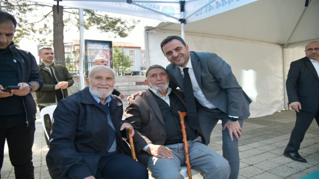 7’den 77’de tüm vatandaşlar bayram günü kucaklaştı