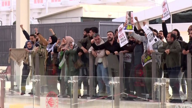 Almanya Cumhurbaşkanı Frank-Walter Steinmeier’e, İstanbul’da ”İsrail” protestosu