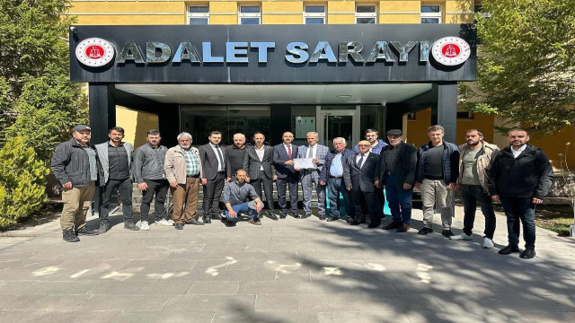 Başkan Şentürk’e mazbatası verildi