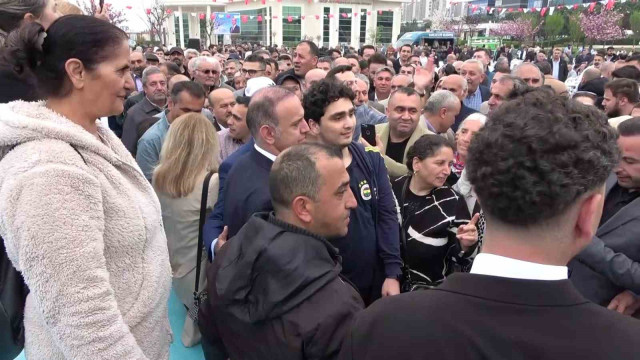 Başkan Yeğin, Sancaktepe’de vatandaşlarla bayramlaştı