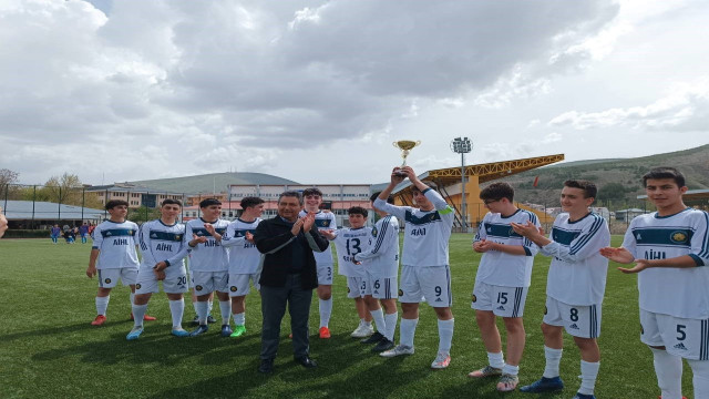 Bayburt İl Milli Eğitim Müdürlüğü bünyesinde kurulan U15 takımı şampiyon oldu