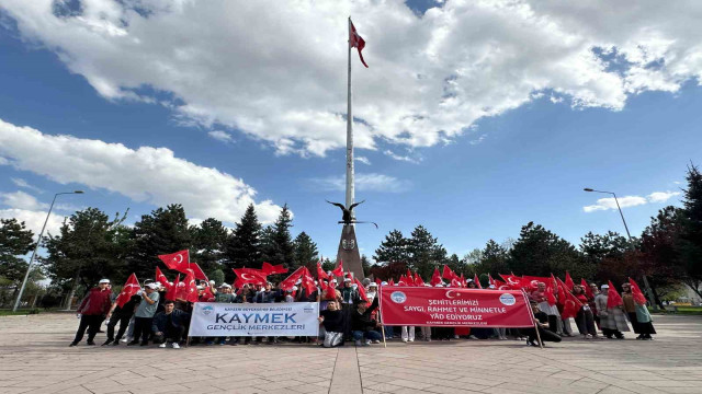 Büyükşehir KAYMEK öğrencilerinden Şehitler Haftası’nda anlamlı ziyaret