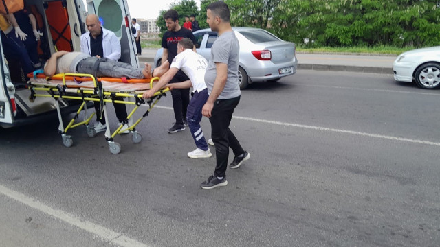 Diyarbakır’da iki otomobil çarpıştı: 1 yaralı