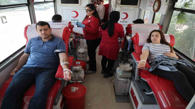 Elazığ’da öğretmen ve öğrenciler kan bağışında bulundu