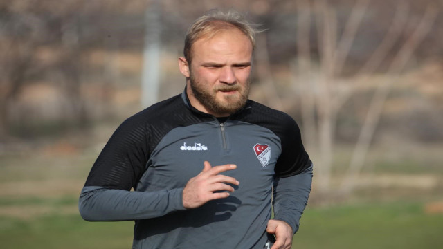 Elazığspor’da kaleci Hakan korkuttu