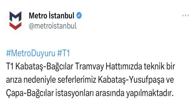 Fatih’te tramvay arızalandı, aksayan seferler nedeniyle yolcular raylardan yürüdü