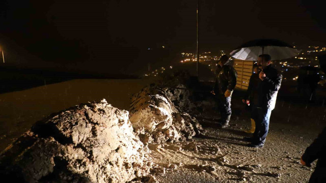 Hakkari’de sel suları ile mücadele çalışması