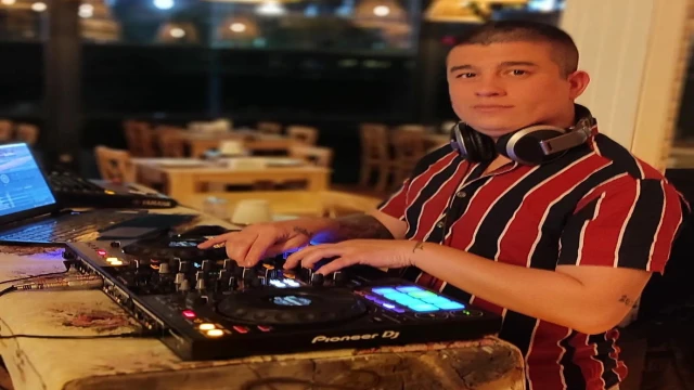 İstanbul’da işi bırakan DJ’ye silahlı saldırı kamerada: Eski patronunun tuttuğu tetikçi kurşun yağdırdı