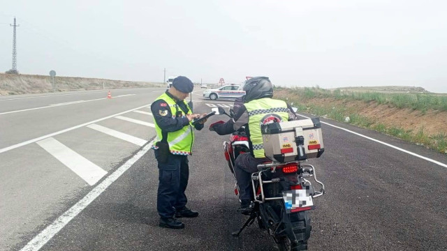 Jandarmadan motosiklet sürücülerine sıkı denetim