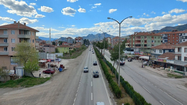 Karadeniz’i İstanbul’a bağlayan D-100 karayolunda trafik yoğunluğu arttı