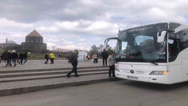 Kars’ta bayramda turist yoğunluğu