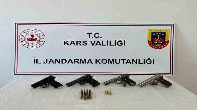 Kars’ta silah ticareti yapan 4 kişi yakalandı