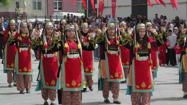 Kayseri’de çocuklar 23 Nisan’ı coşkuyla kutladı