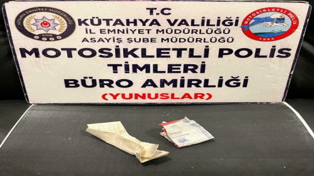 Kütahya’da Yunus Timleri bir kişinin üzerinde uyuşturucu ele geçirdi