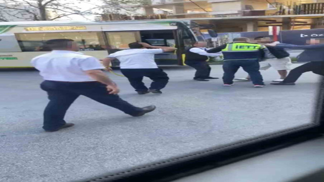 Maltepe’de İETT şoförünün yolcuya demir sopayla saldırdığı anlar kamerada