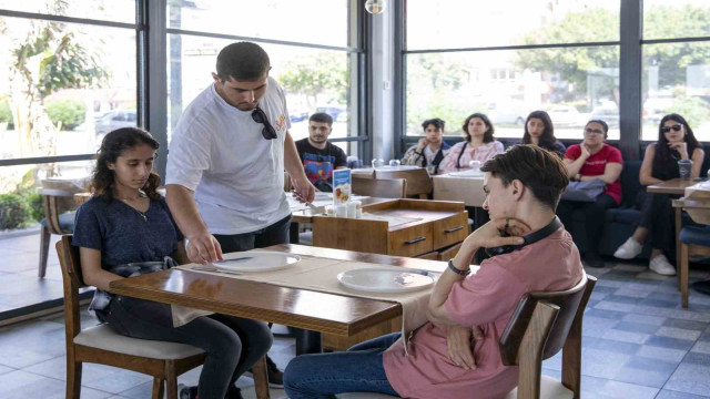 Mersin’de gençler ’Mertuseg Projesi’ ile turizm sektörüne hazırlanıyor