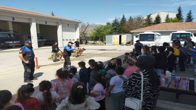 Minik öğrencilerden İl Emniyet Müdürlüğü’ne ziyaret