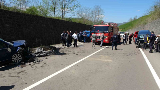 Ordu’da cenaze yolunda kaza: 2’si ağır 5 yaralı