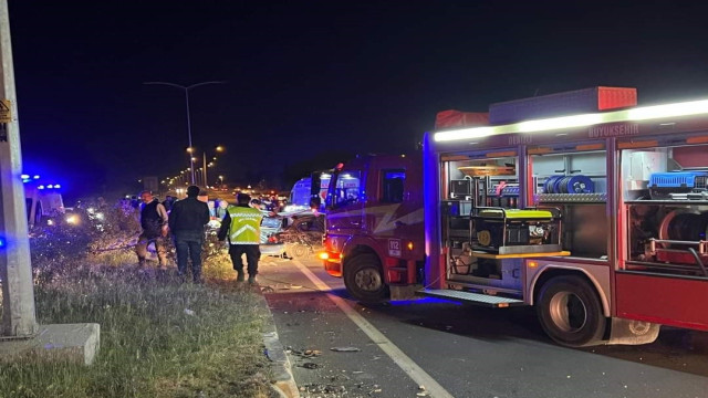 Refüje aşan tırın çaptığı otomobildeki 10 yaşındaki çocuk yaşamını yitirdi