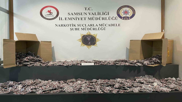 Samsun’da 27 bin 412 adet sentetik ecza ve 100 sikke ele geçirildi