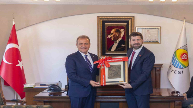 Seçer, ilçe belediye başkanlarına ’hayırlı olsun’ ziyaretinde bulundu