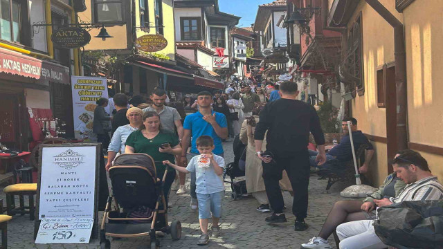 Tarihi Odunpazarı Evleri bayramda ziyaretçi akınına uğradı