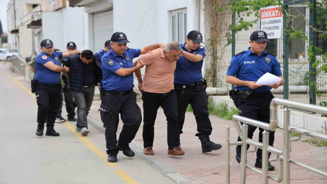 Uygulama yapan polise silah çeken Seyhan Belediyesi Temizlik İşleri Müdürü tutuklandı