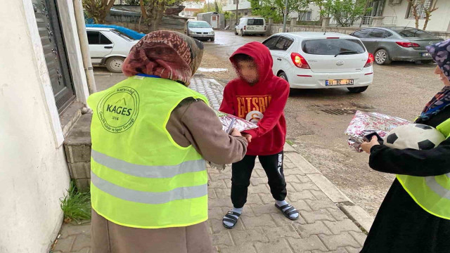 Yetim ve öksüz çocuklara bayram sevinci yaşatıldı