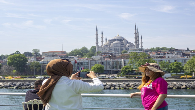 Zeytinburnu Belediyesi’nin düzenlediği simit ve çay eşliğinde ücretsiz ‘Boğaz Gezileri’ başlıyor