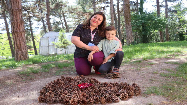 7 yaşındaki çocuk, kendisiyle yakından ilgilenen hemşireyi duygulandırdı