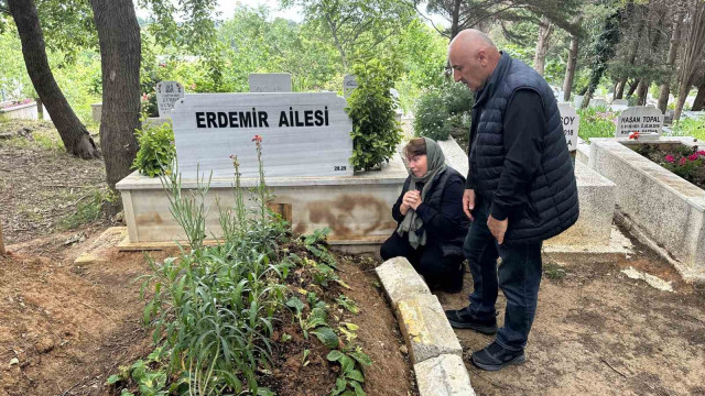 Aci ailesi oğullarına “kırmızı bülten” haberini mezarı başında gözyaşlarıyla verdi