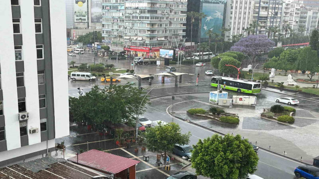 Adana’da ”kırkikindi” yağmuru etkili oldu