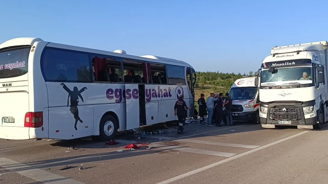 Afyonkarasahir’daki otobüs kazasında acı haber geldi: 1 ölü, 16 yaralı