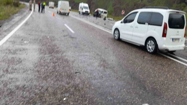 Ağrı’da korkunç kaza: 2 ölü, 5 yaralı