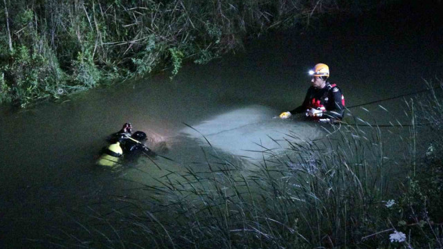 Antalya’da otomobil köprüden dereye uçtu: 1’i çocuk 2 kişi kayıp