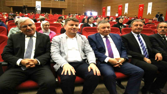 ASÜ’de “Türkiye Üzerine Oynanan Oyunlar” konferansı