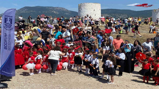 Bodrum’da yeryüzü çocuklarla, gökyüzü uçurtmalarla şenlendi