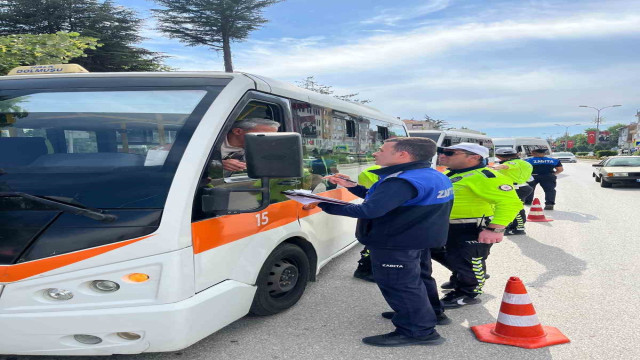 Bozüyük’te şehir içi minibüsleri denetlendi