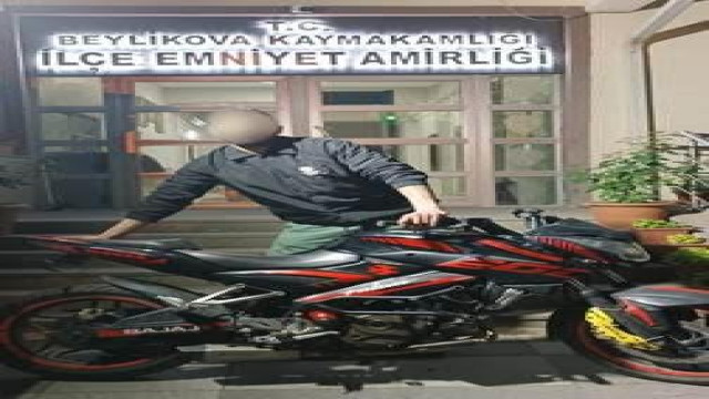 Çalınan motosiklet polis ekiplerince bulunarak sahibine teslim edildi